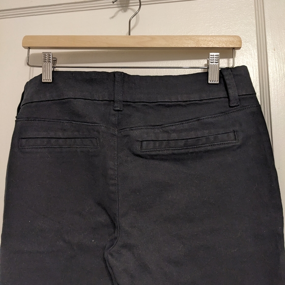 Old Navy mid rise pants with flared leg NWT - Picture 3 of 3